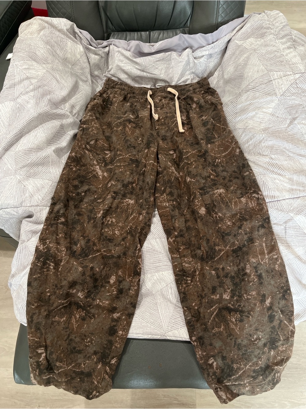 Men's Brown Camouflage-Pattern Drawstring Joggers